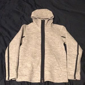 Lululemon Men’s Stratum Hoodie
